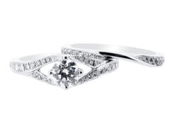 Split Shoulder Solitaire Engagement Ring with Matching Wedding Ring - ER 1392